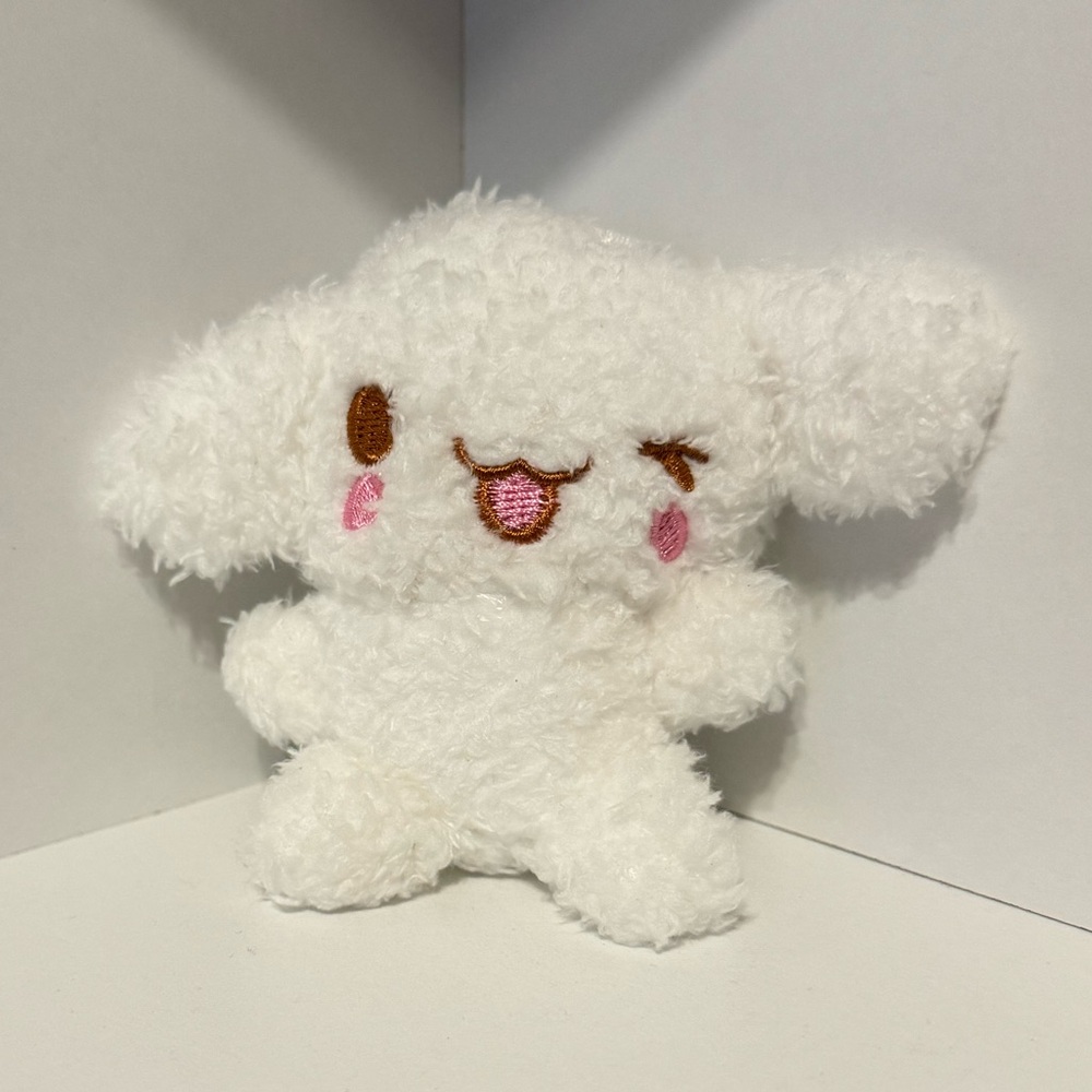 Fuzzy Cinnamoroll Plush Keychain